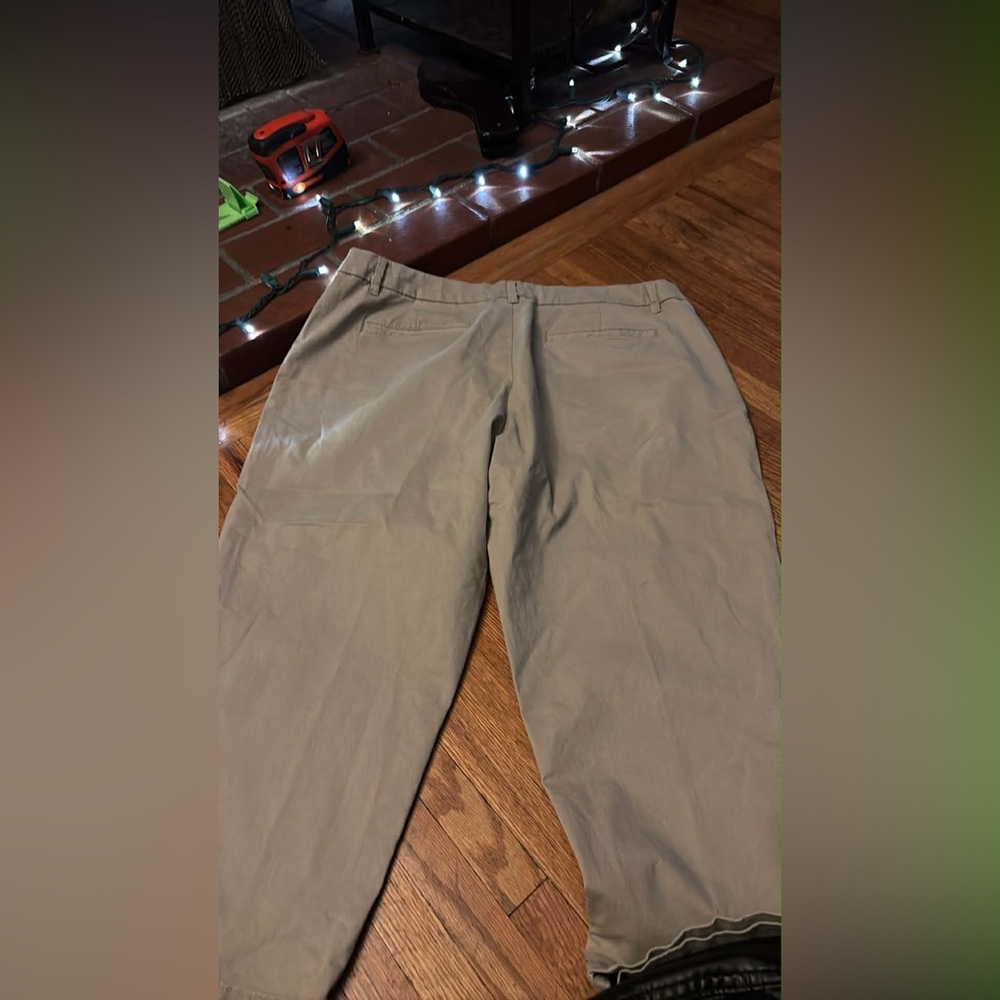 Faded Glory Women’s size 14 khakis shorts - Picture 5 of 6